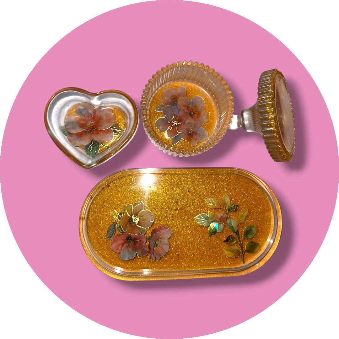 Tray and container set