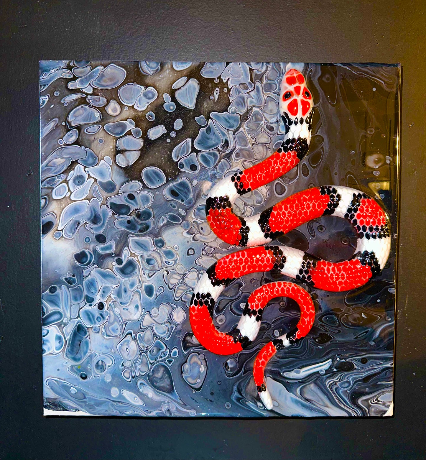 3-D milk snake