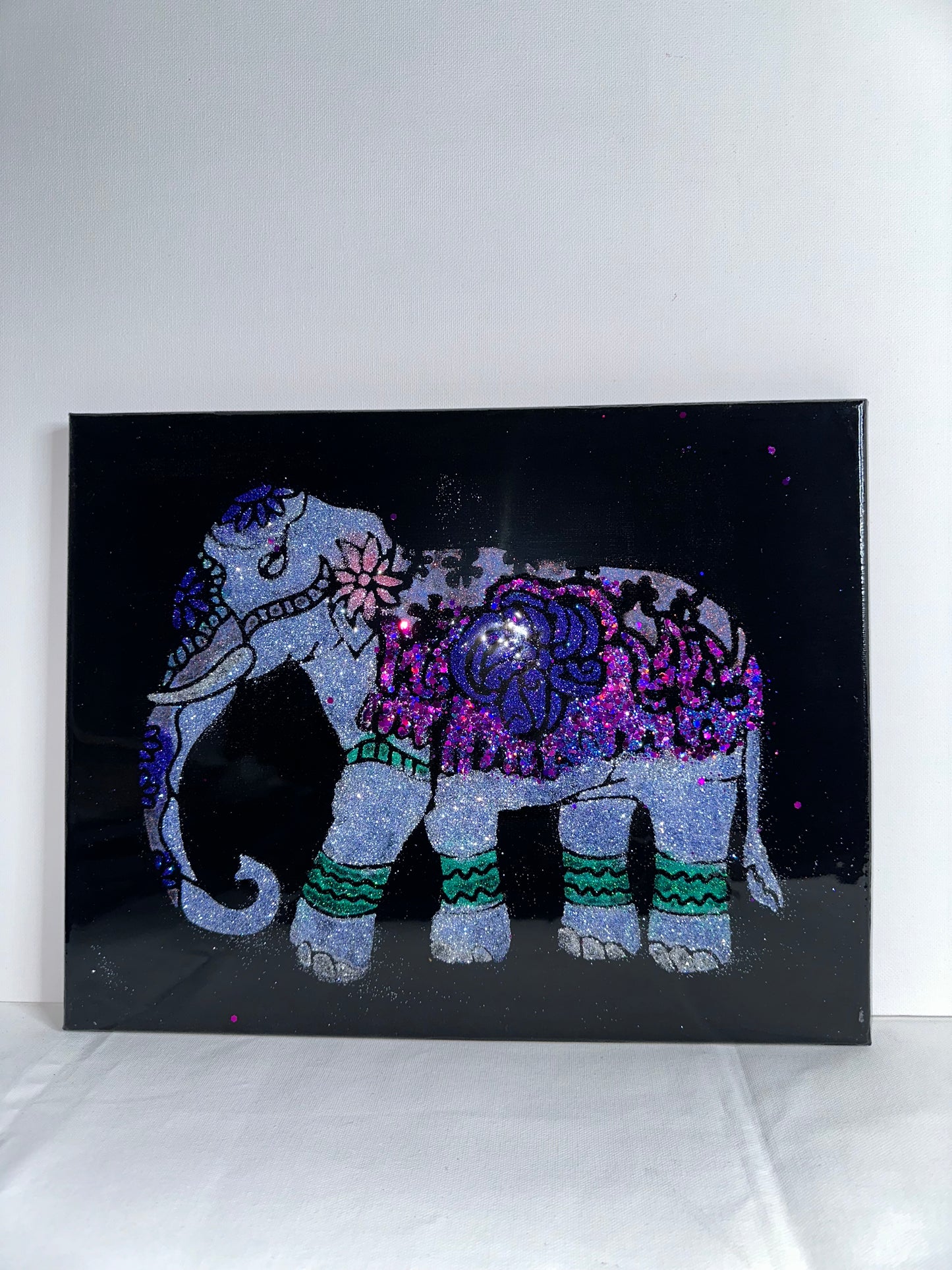 Sacred elephants (set of 2)