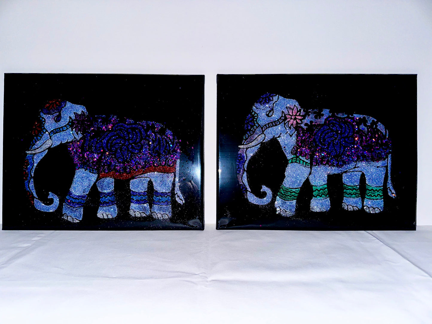 Sacred elephants (set of 2)